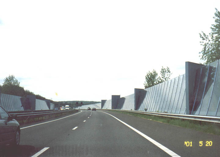 am06